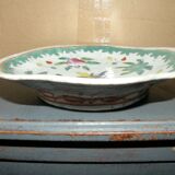 Plate China period nineteenth decorated enamelled stylized with fruit