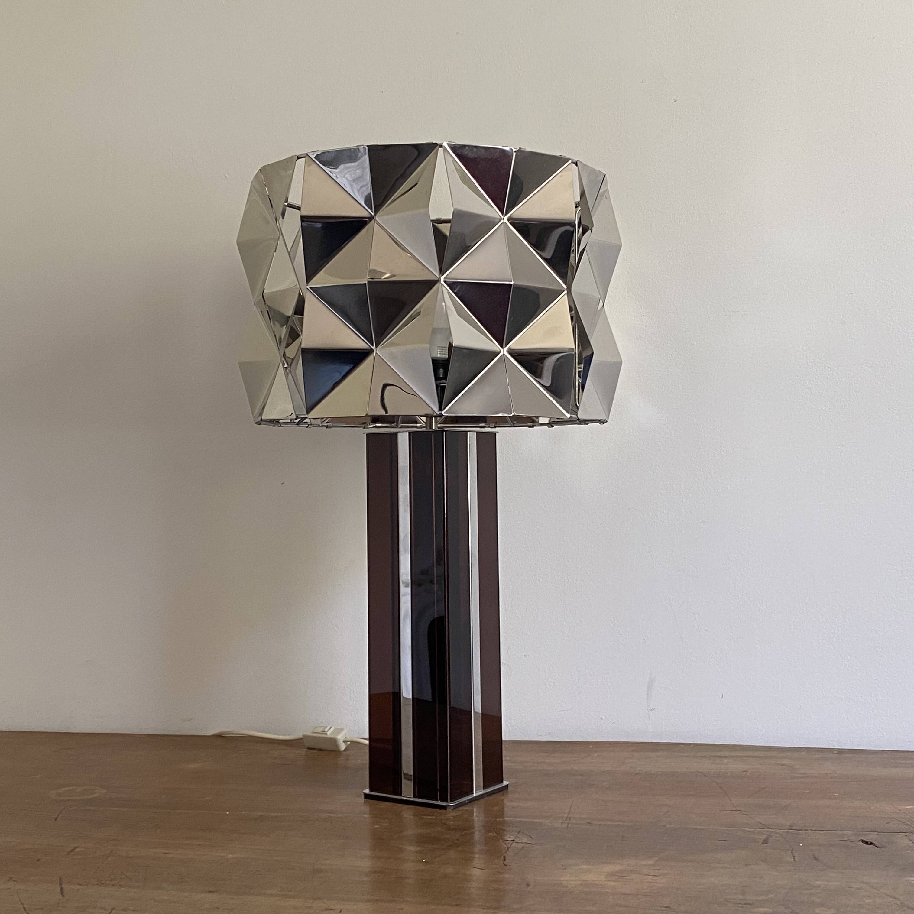 Lampe cinétique. 1970. Plexiglas fumé. Space age.