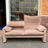 Maralunga sofa of cassina of the 80s design vico magistretti