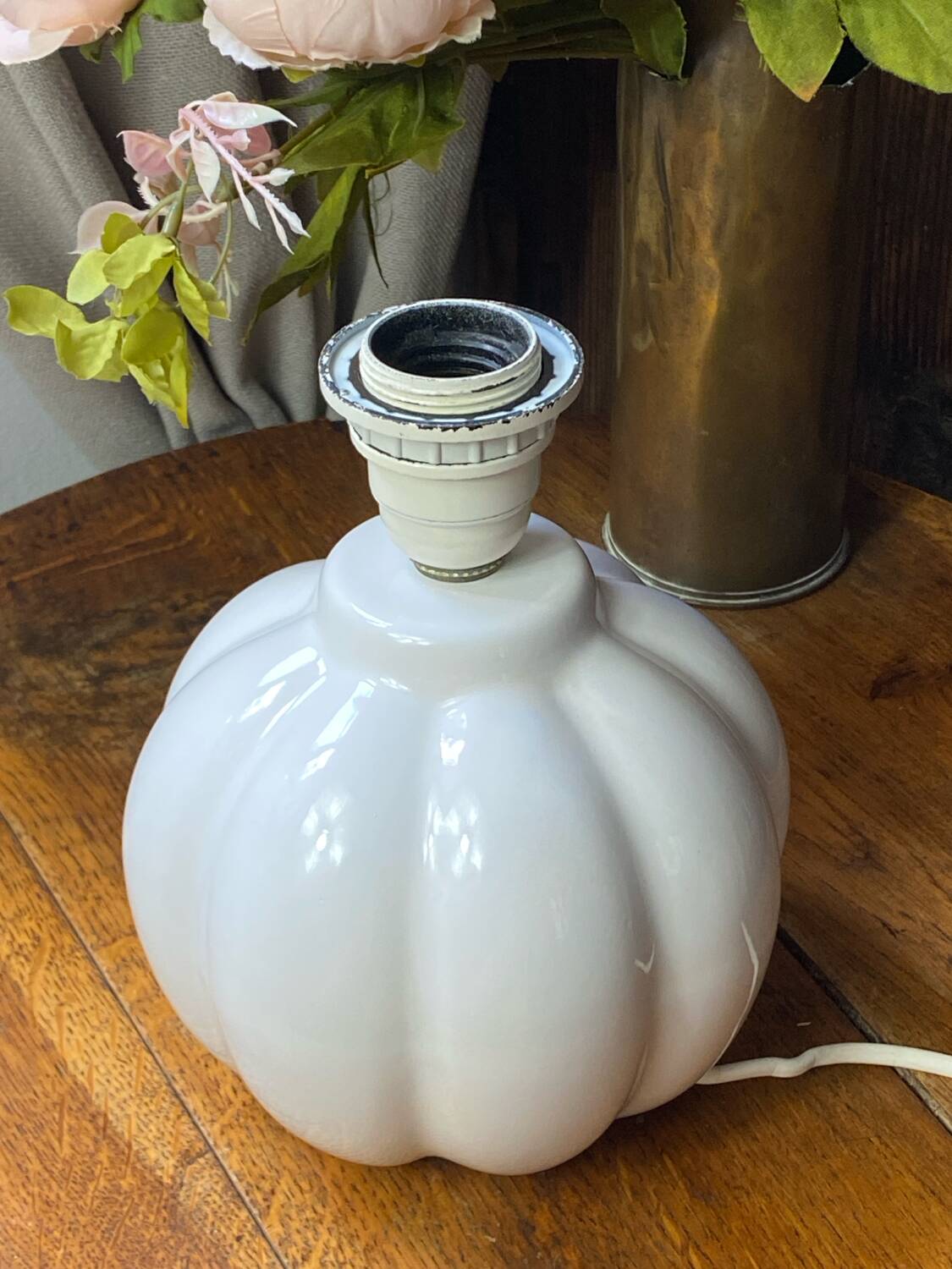 White ceramic lamp