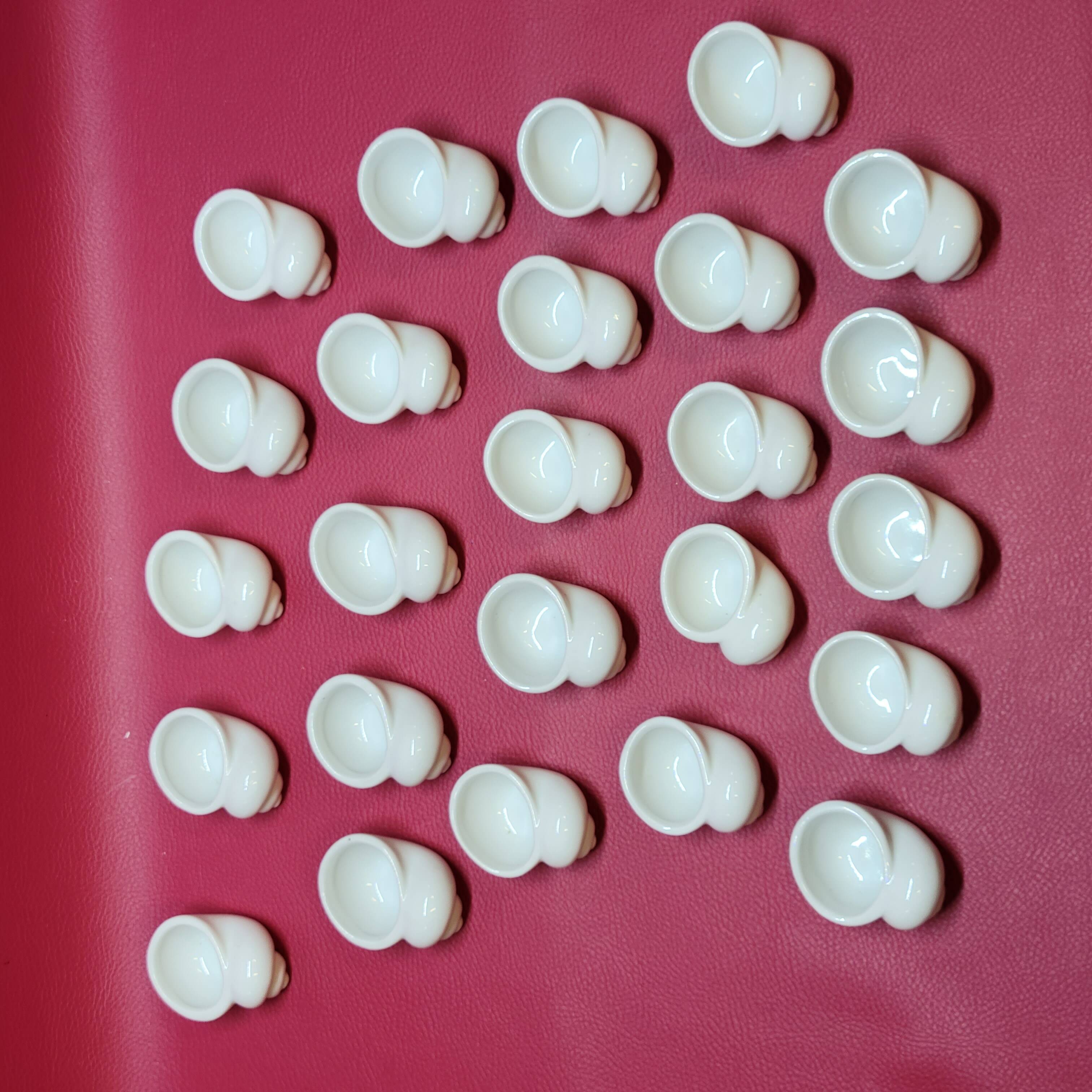 25 Snail Shell Buckets In Vintage White Porcelain