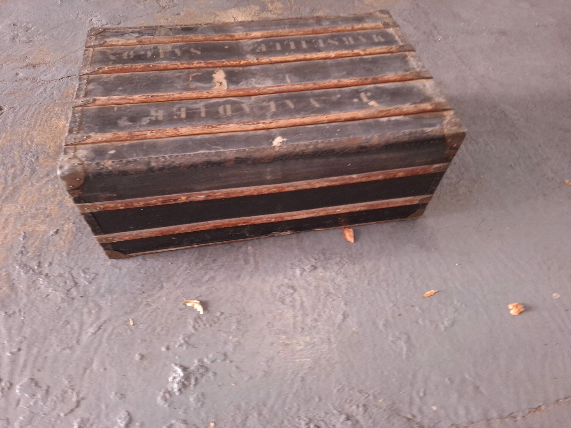 Travel trunk, Saigon