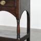 Table d'appoint/commode anglaise ancienne du XVIIIe siècle en chêne