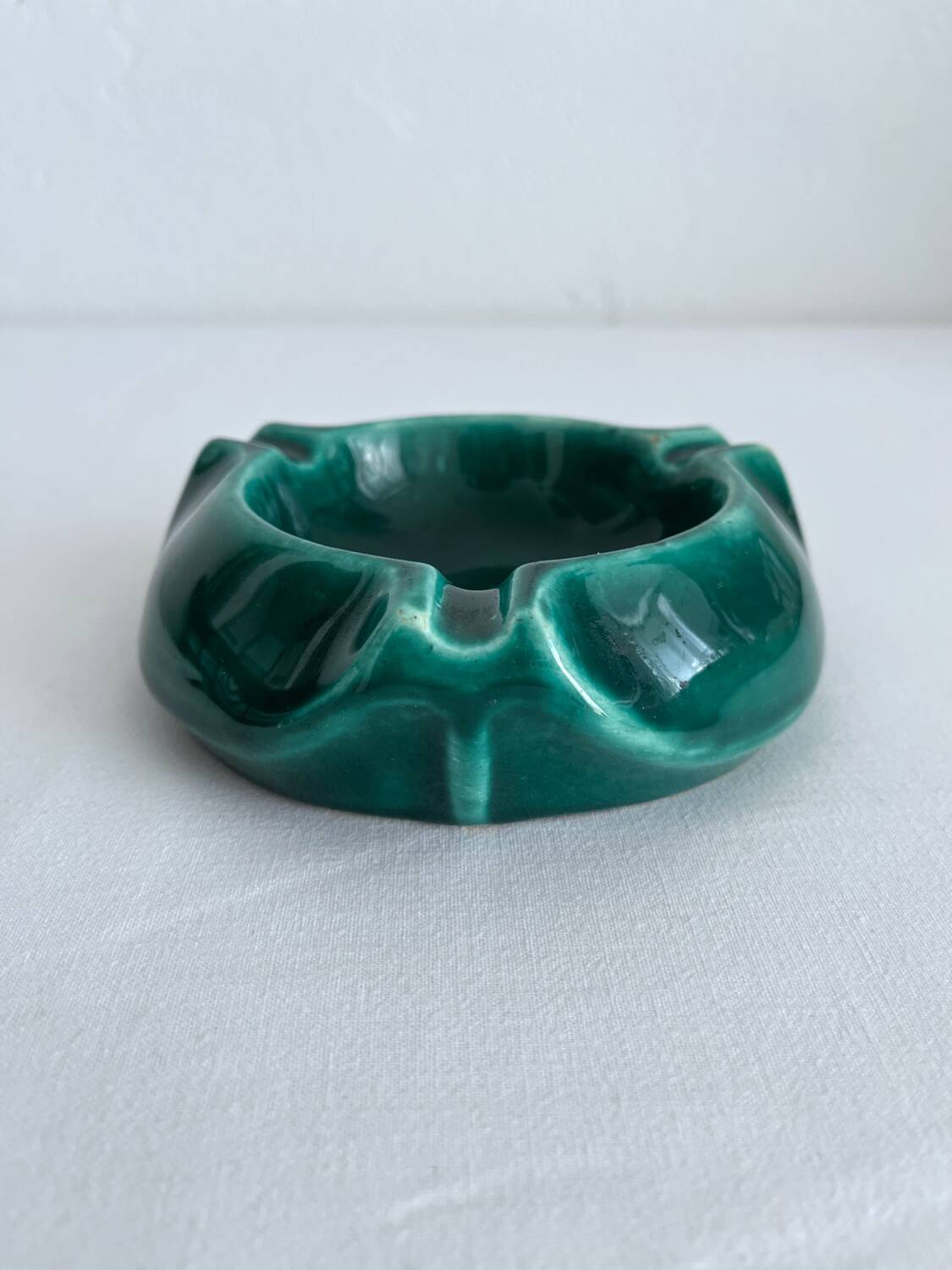 Cendrier en céramique vert vintage