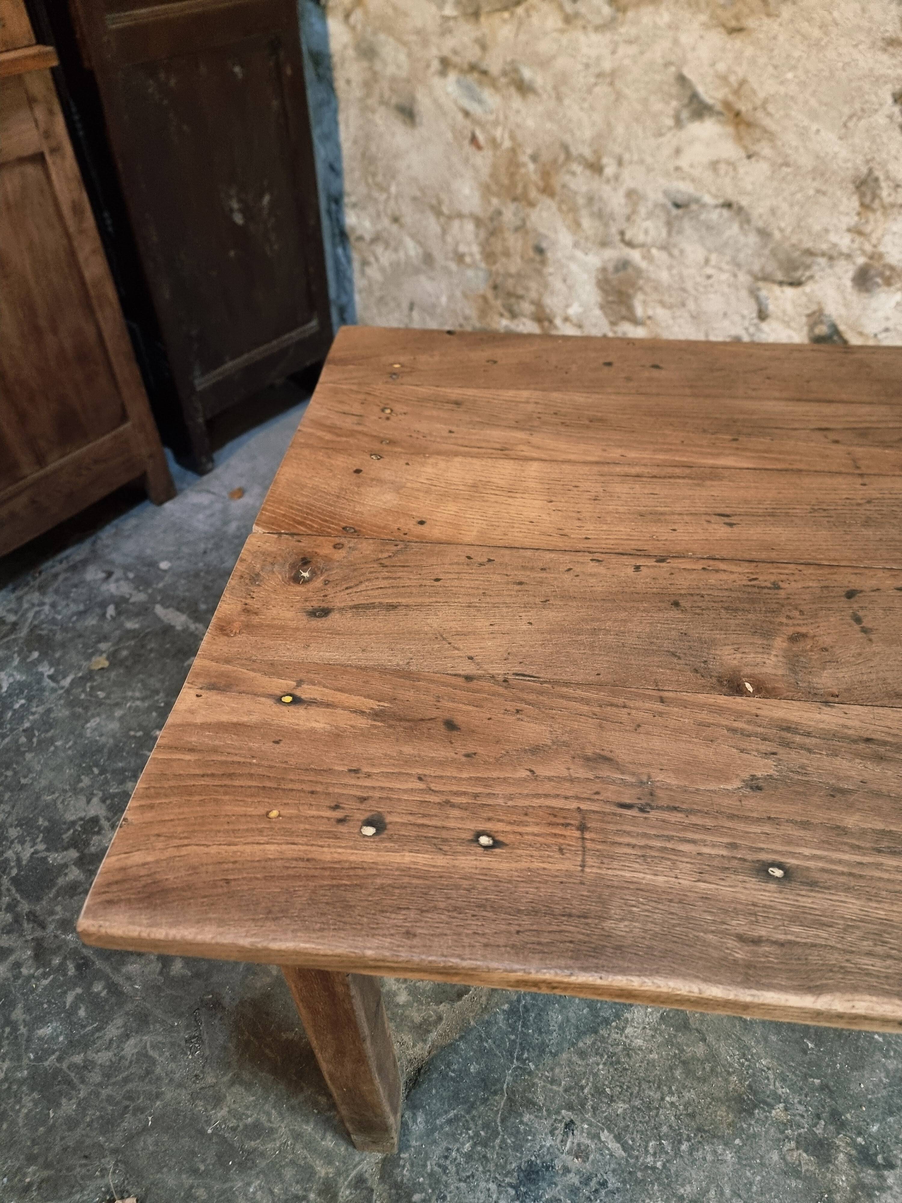 Table de ferme française ancienne en chêne avec deux tiroirs — XIXe siècle