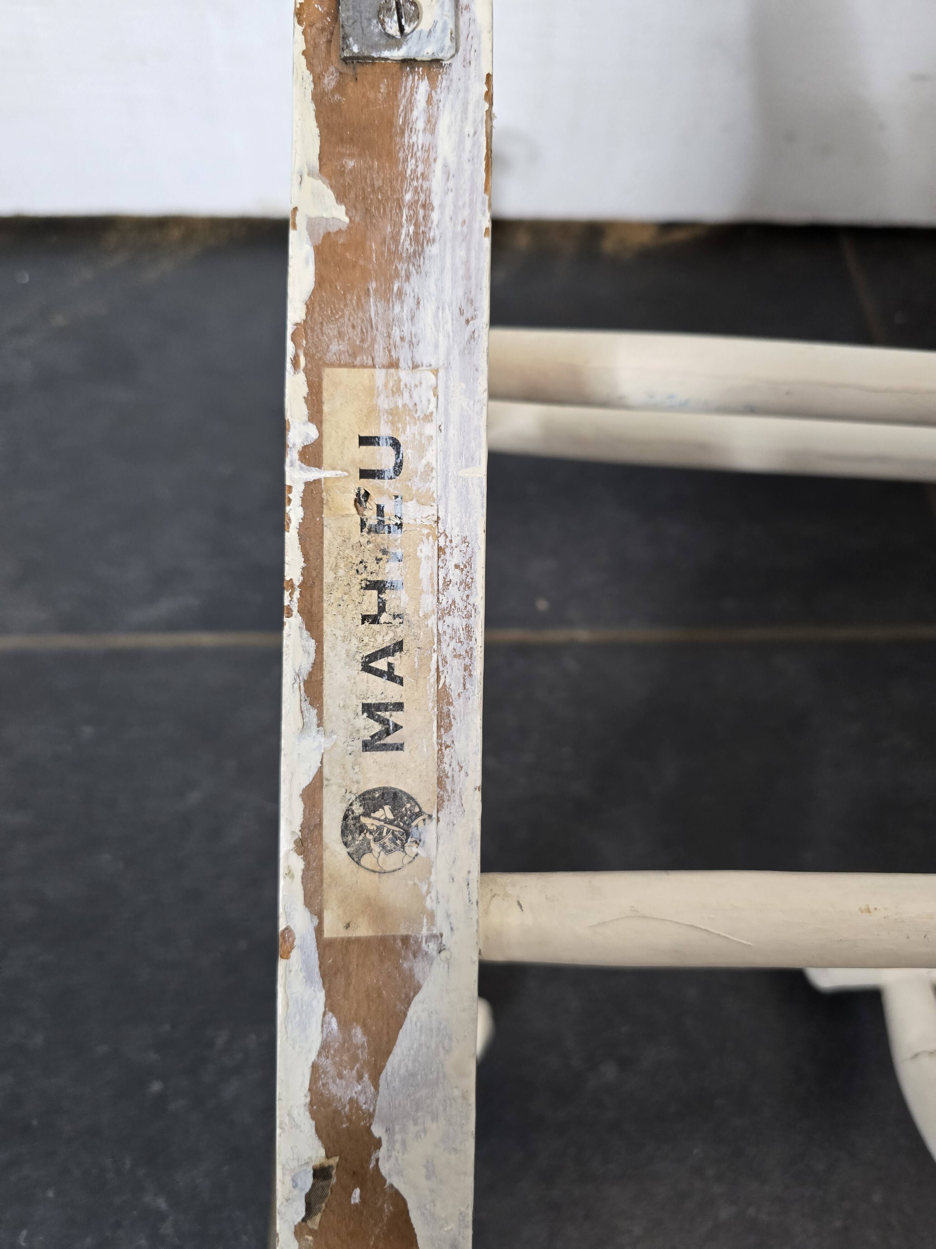 Mahieu curved wooden coat rack