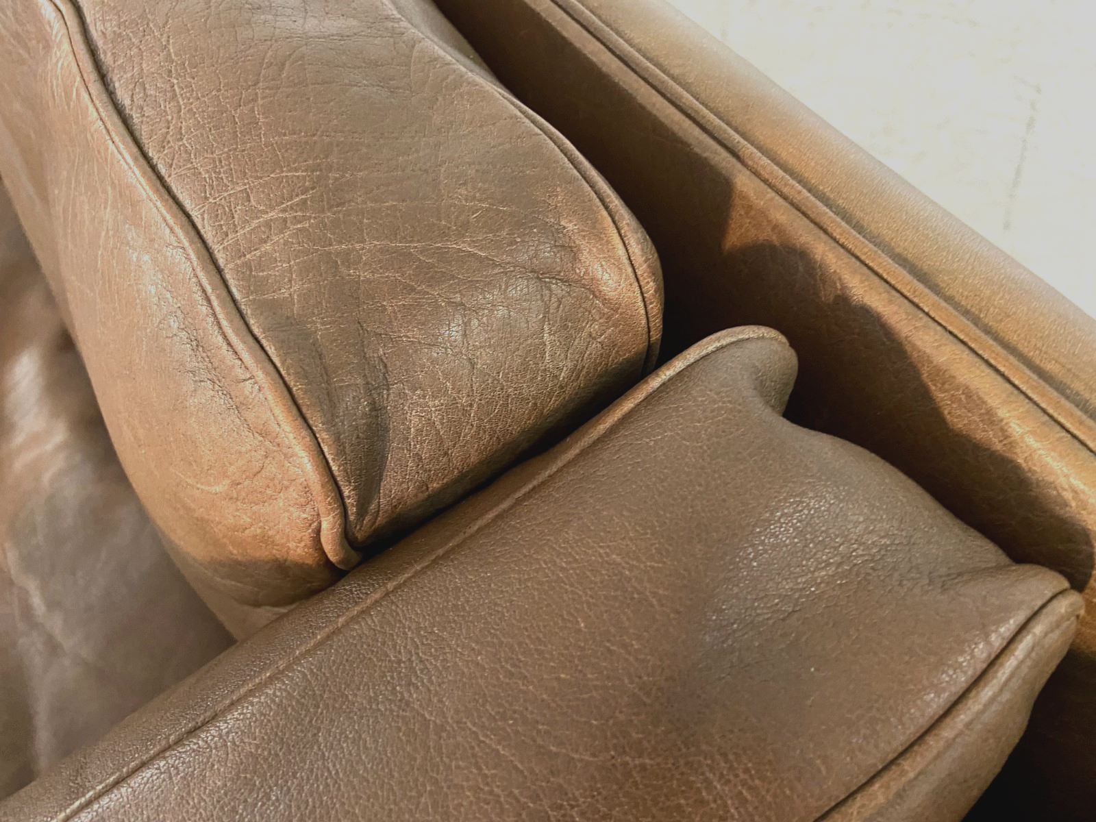 V11 sofa by Illum Wikkelsø for Holger Christiansen, 1960s