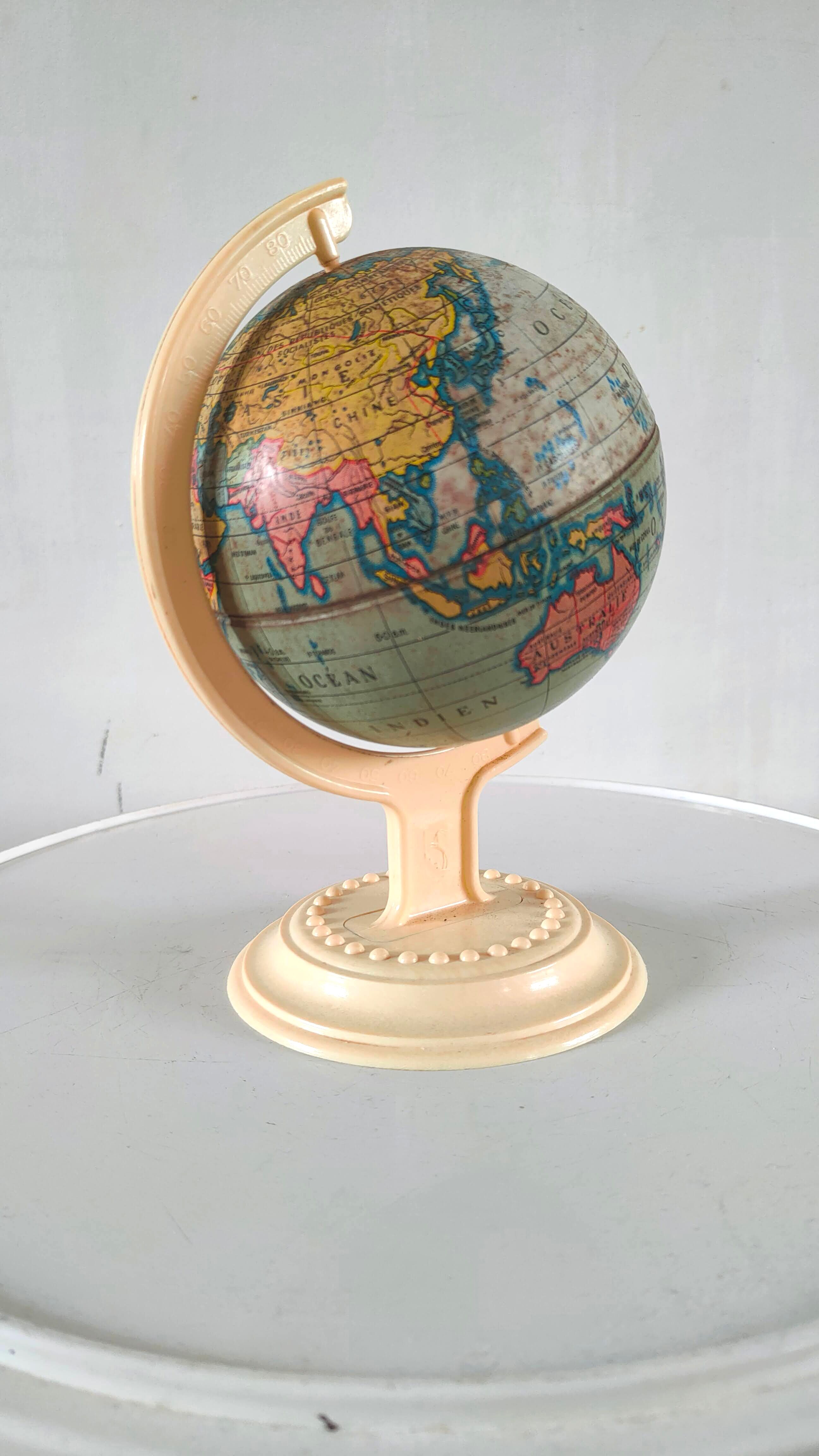 Globe design 60s 70s