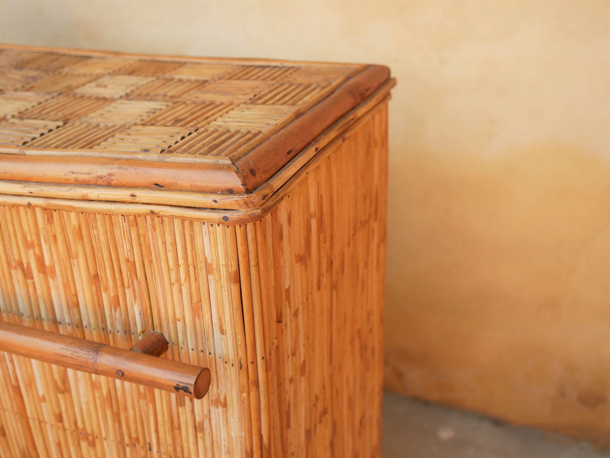 Rattan bar with 3 vintage stools