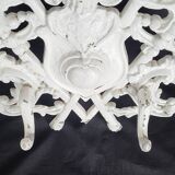 Porte-manteau mural vintage à 4 crochets en aluminium moulé, orné d'héraldique.