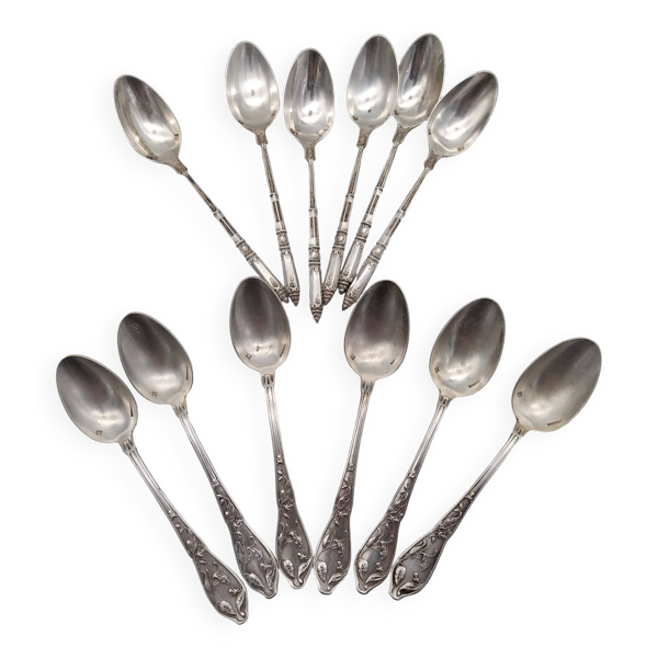 12 cuillères à café /moka . 6 Boulenger et 6  marquage aux lauriers .