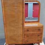 Armoire asymétrique
