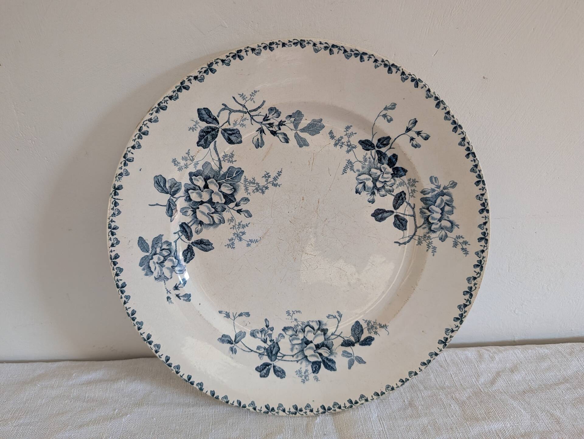 Round plate Saint-Amand Acacia