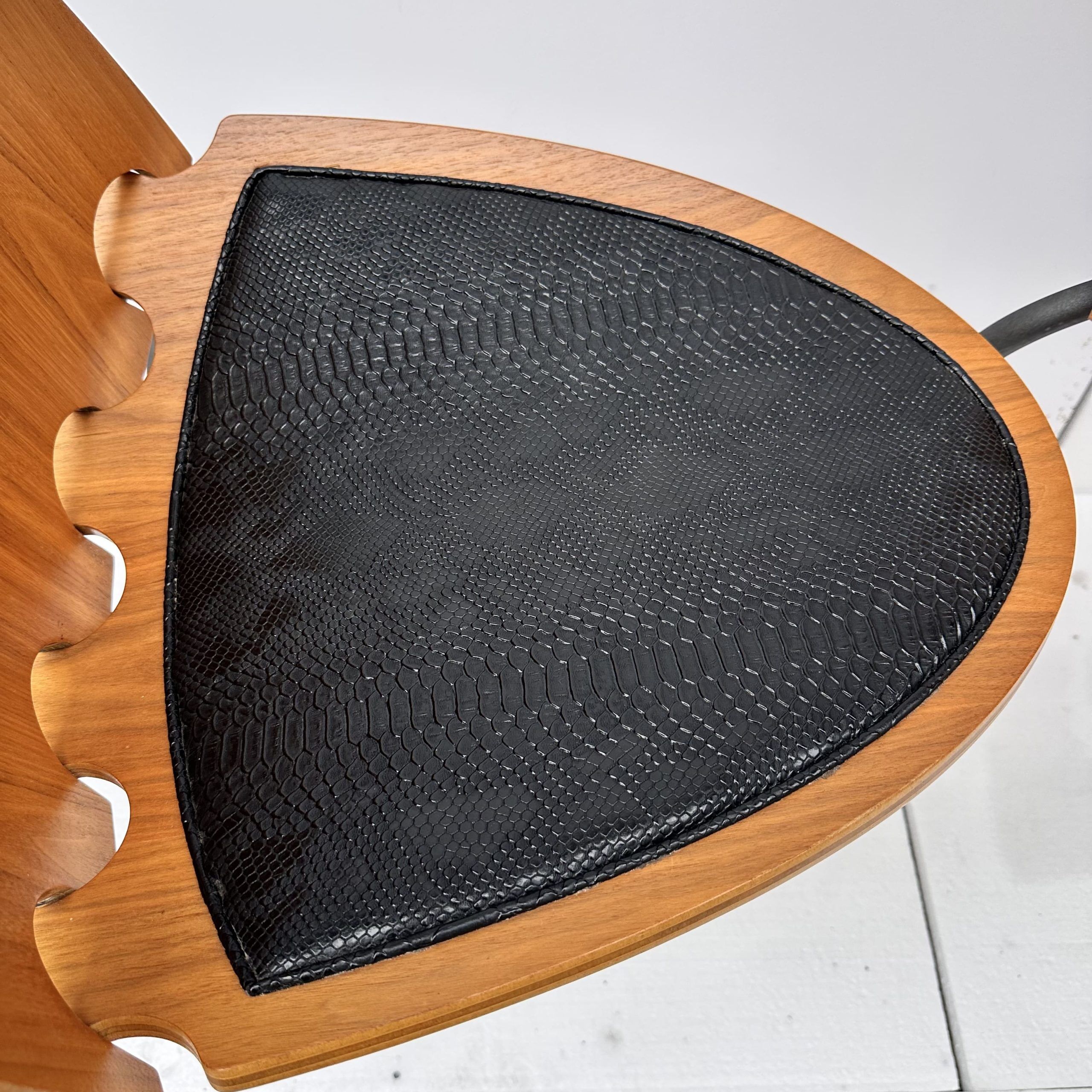 Set of "A6" chairs, Joseph-André Motte for Steiner, wood and leather, 2000s – France