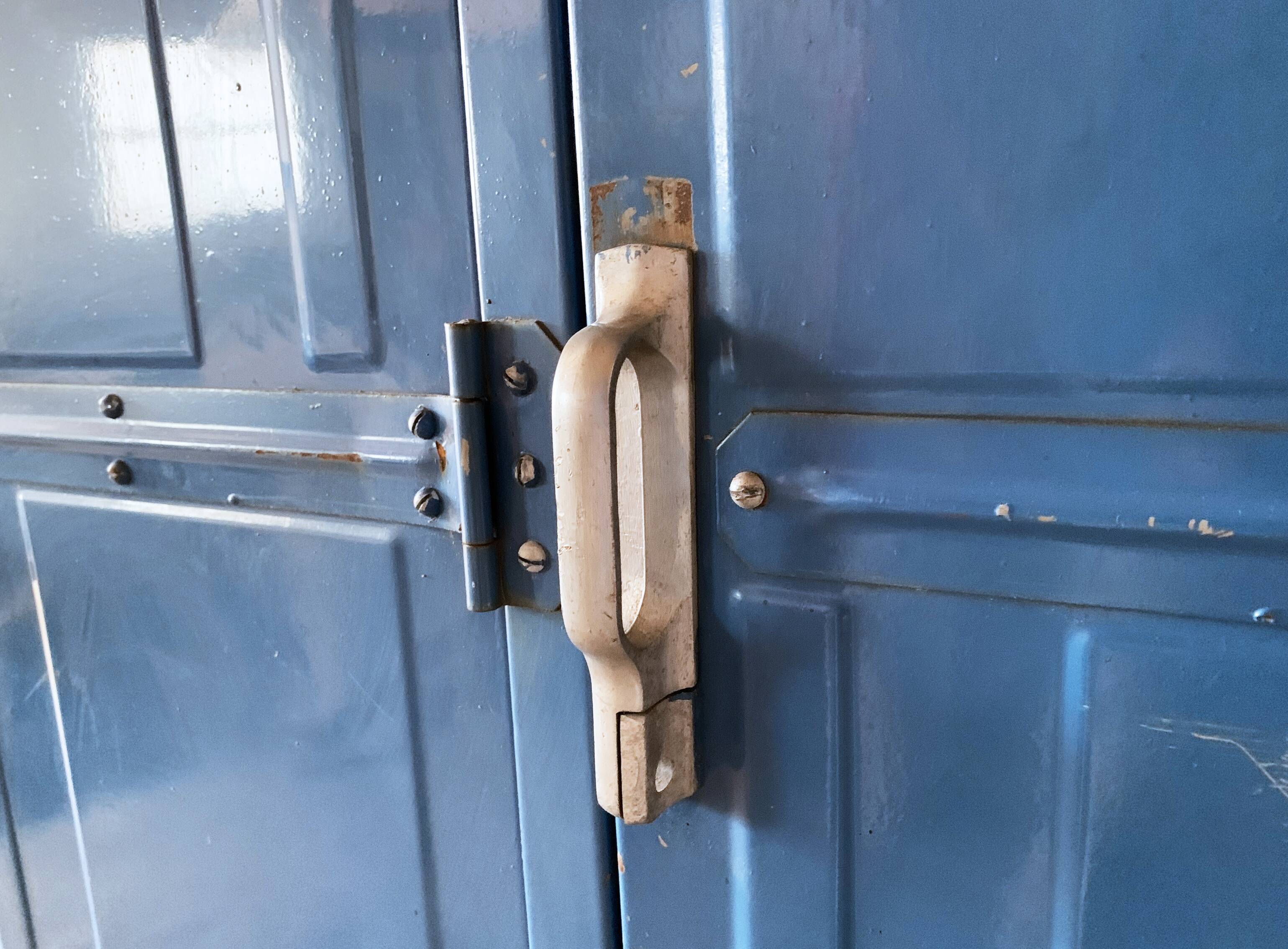 Industrial metal cloakroom