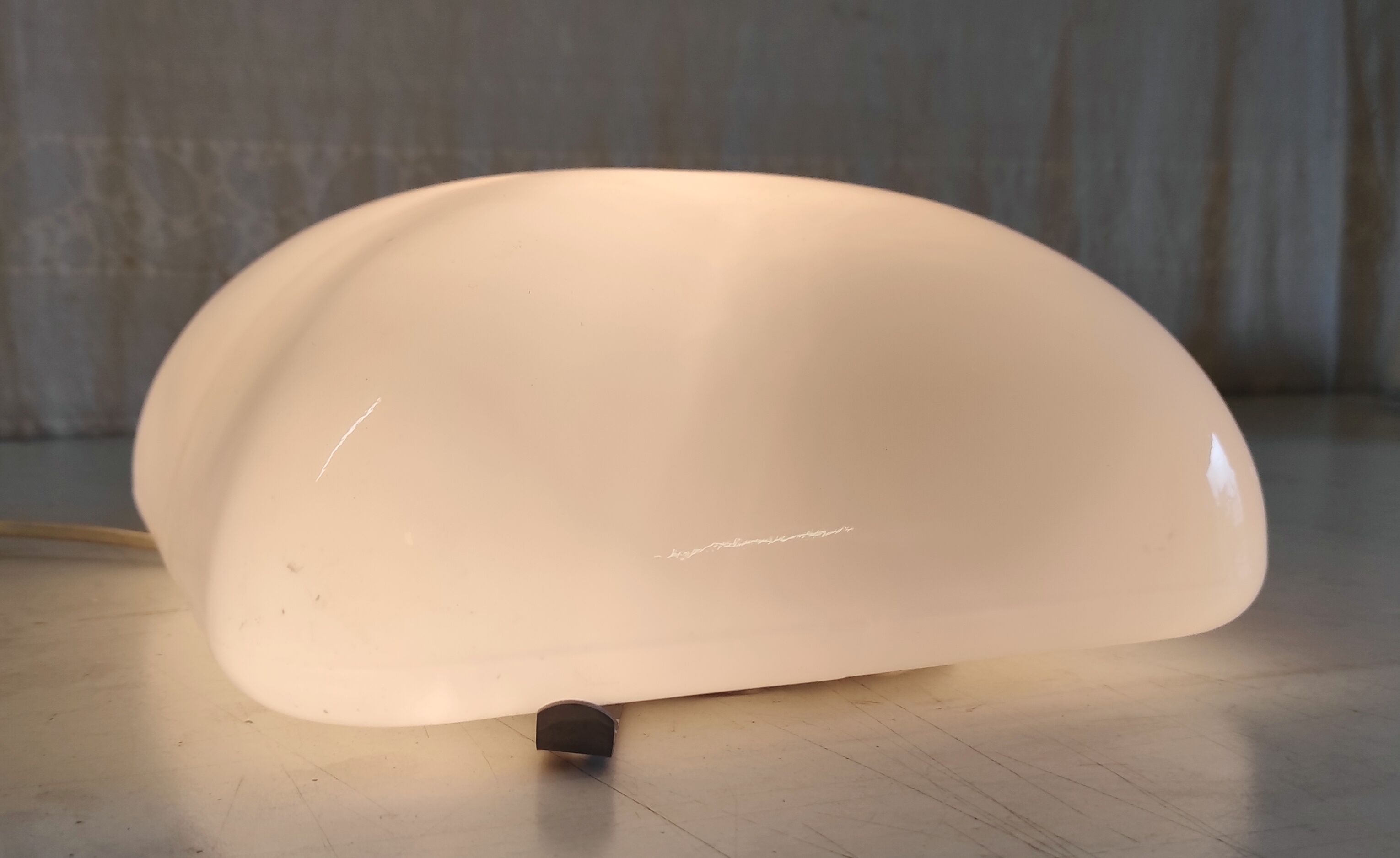 Plafonnier ou applique globe opaline carré - mid. XXeme