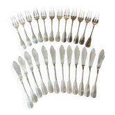Série de 12 fourchettes et 12 couteaux à poisson ERCUIS modèle Vieux Paris