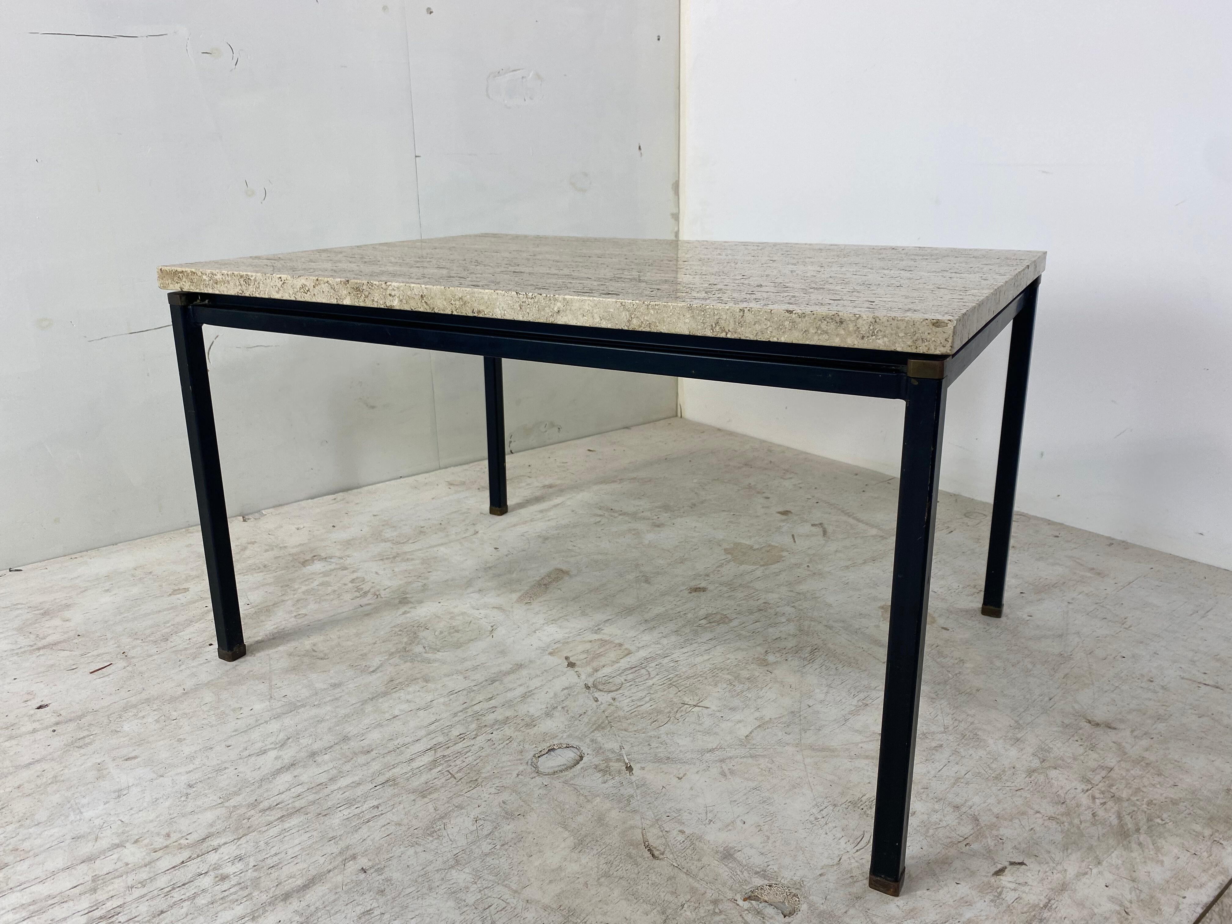 Table italienne en laiton travertin et acier ou table basse, années 1960