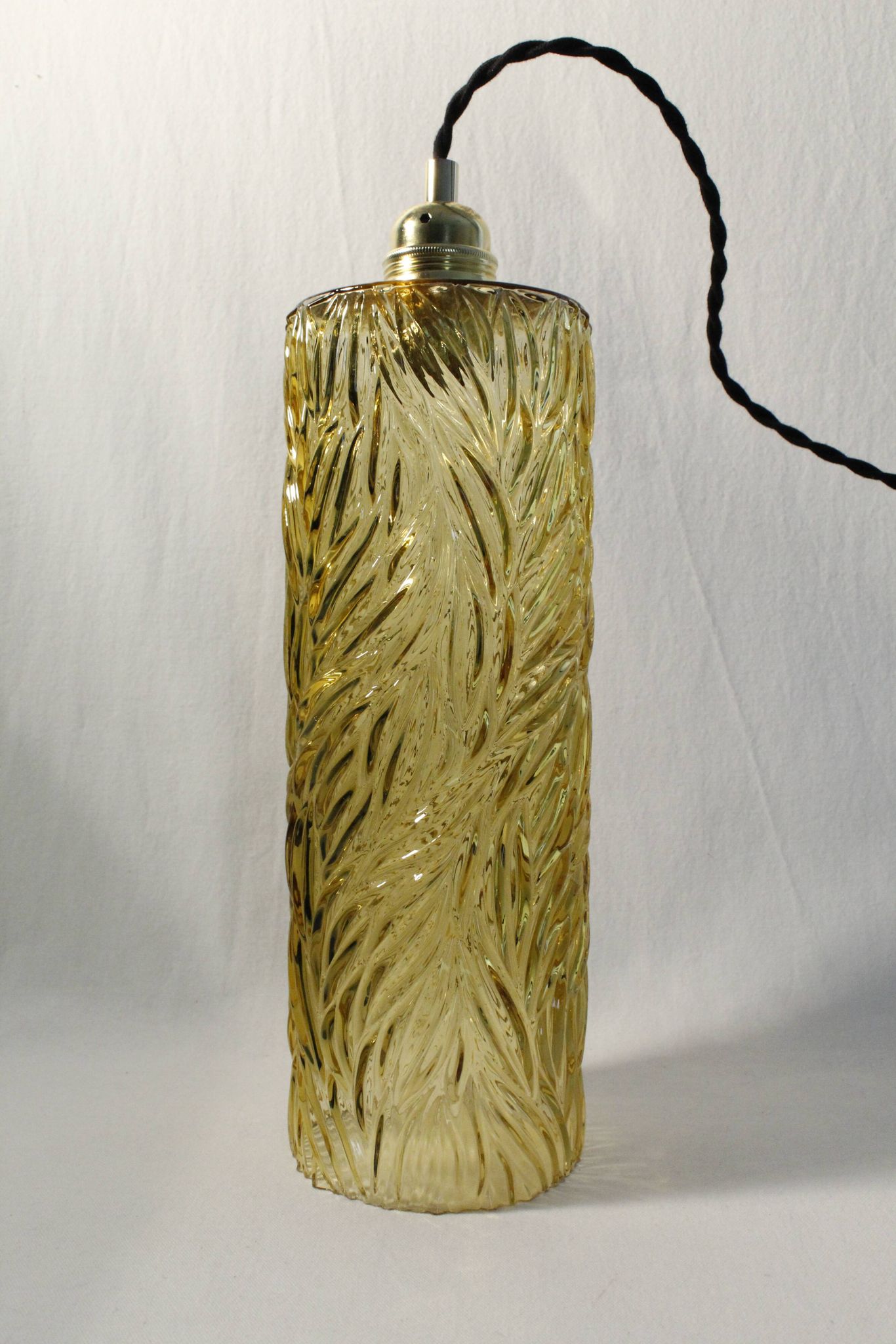 Vintage/art deco cylindrical pendant lamp in chiseled amber glass electrified