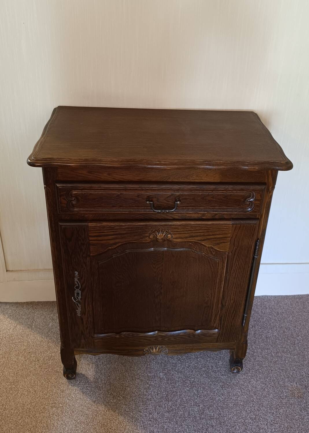 Petit buffet confiturier en bois massif vintage