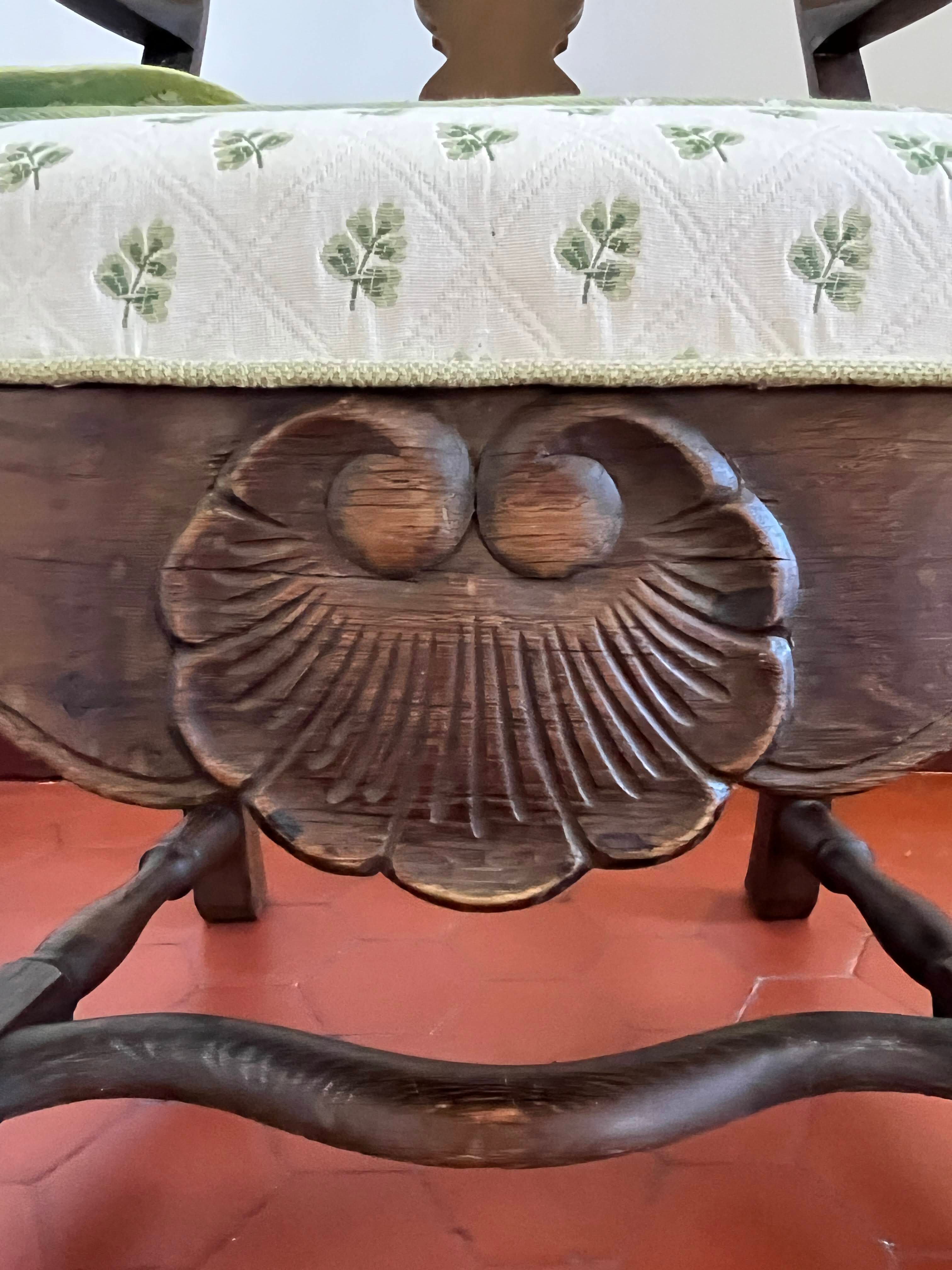 Paire de fauteuils style anglais Chippendale