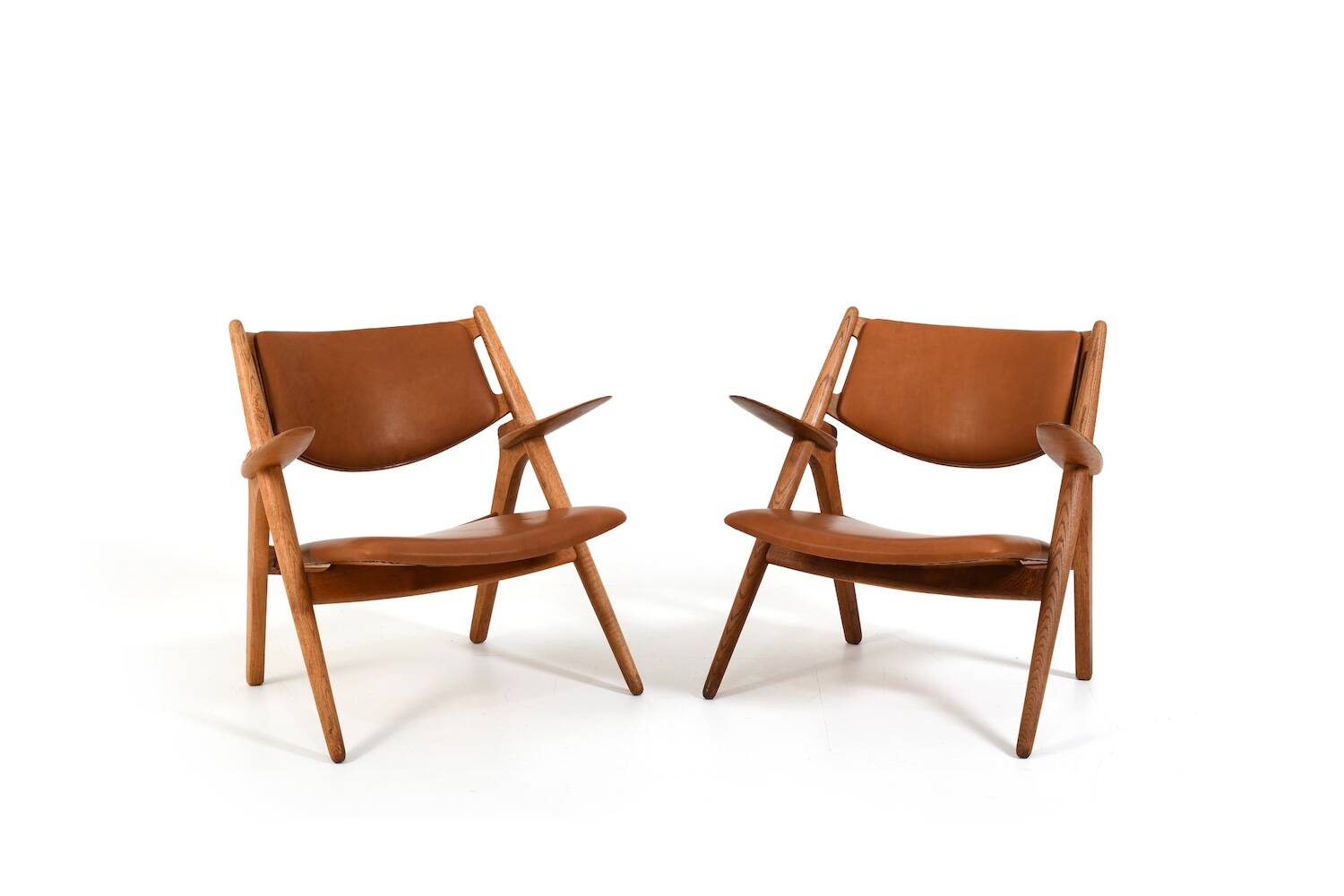 Fauteuils en chêne CH-28 de Hans J. Wegner