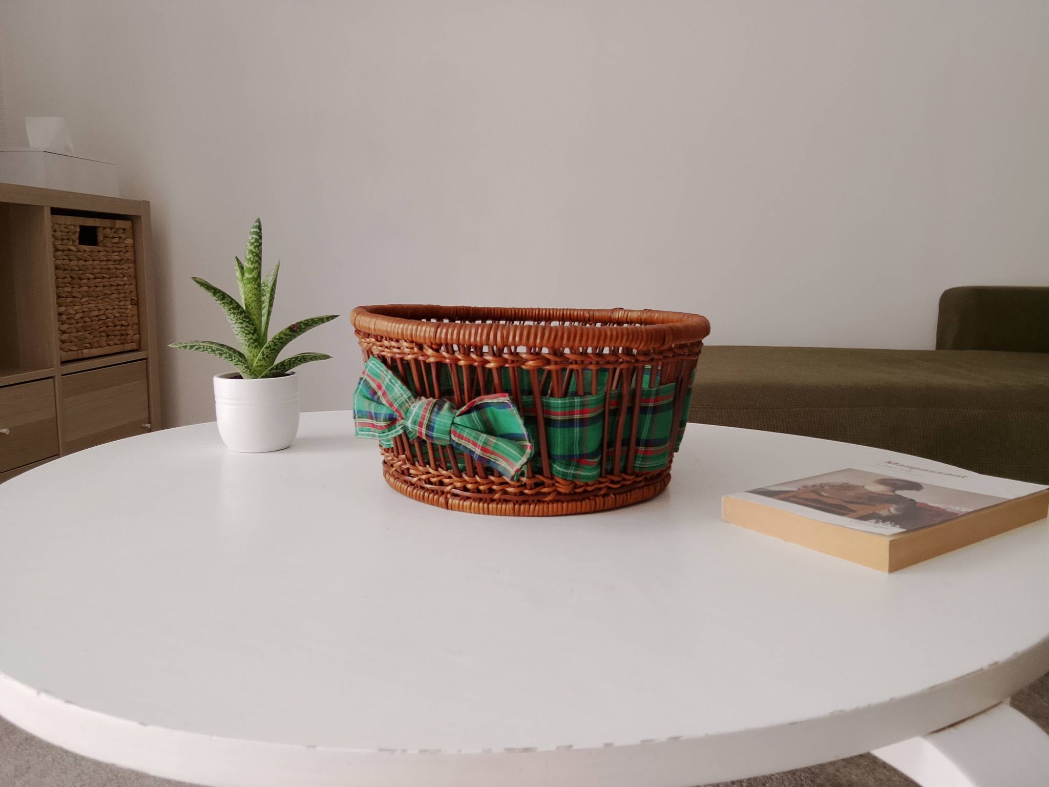 Panier vintage rotin et osier tissu écossais