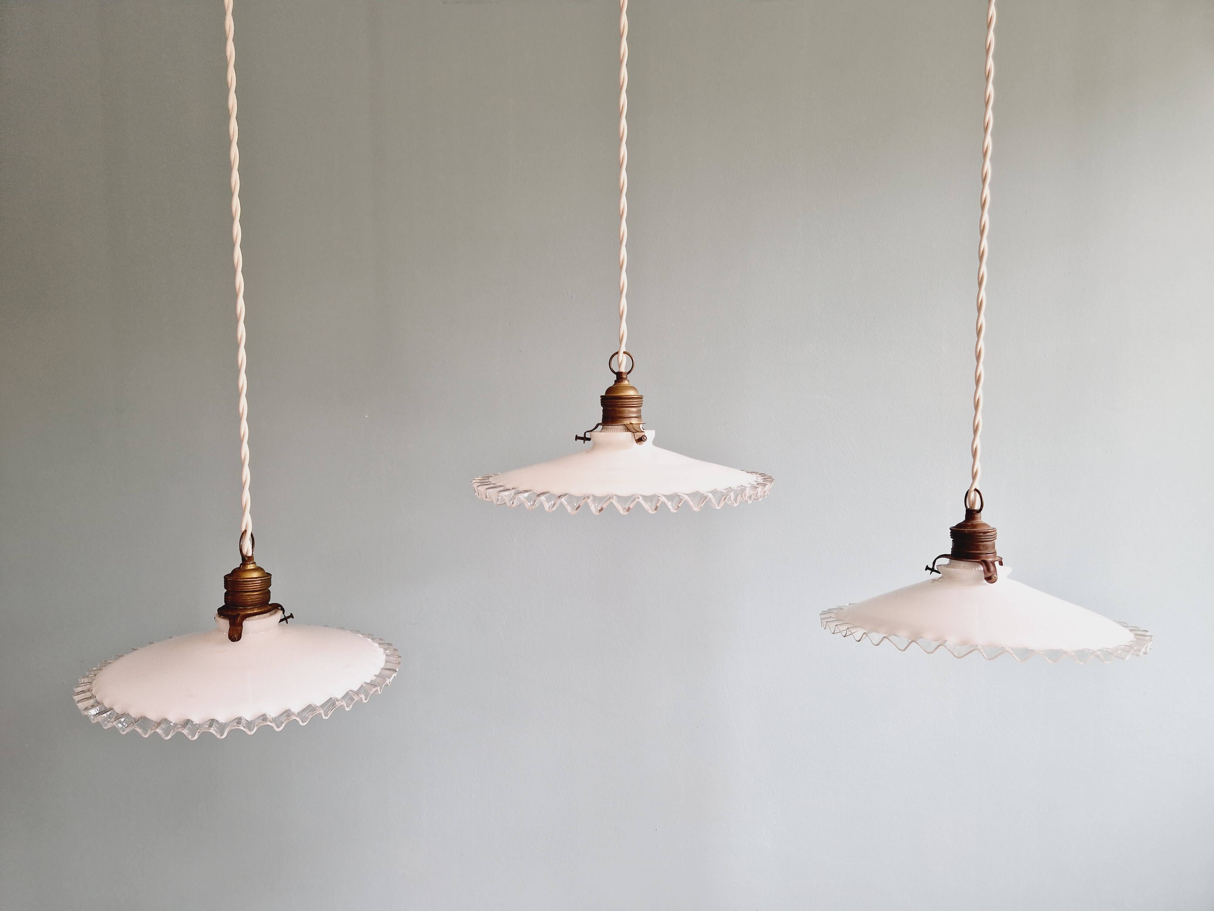 Suspension in opaline 1930s