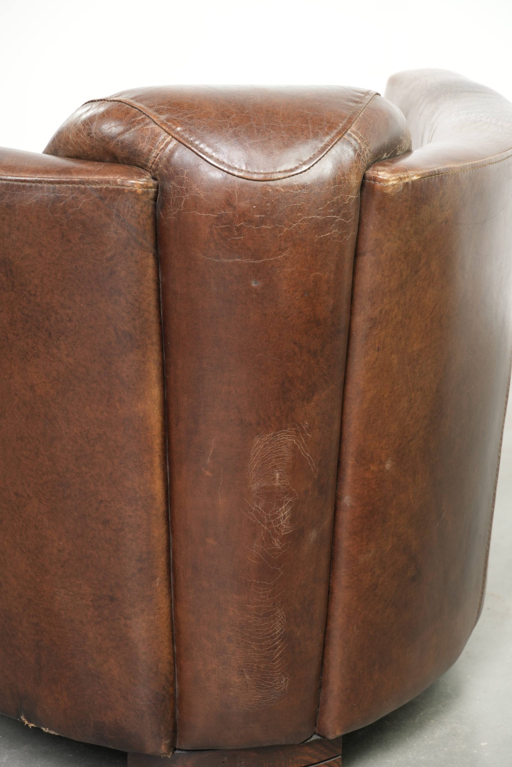 Sturdy dark cognac brown cow leather Aviator design armchair