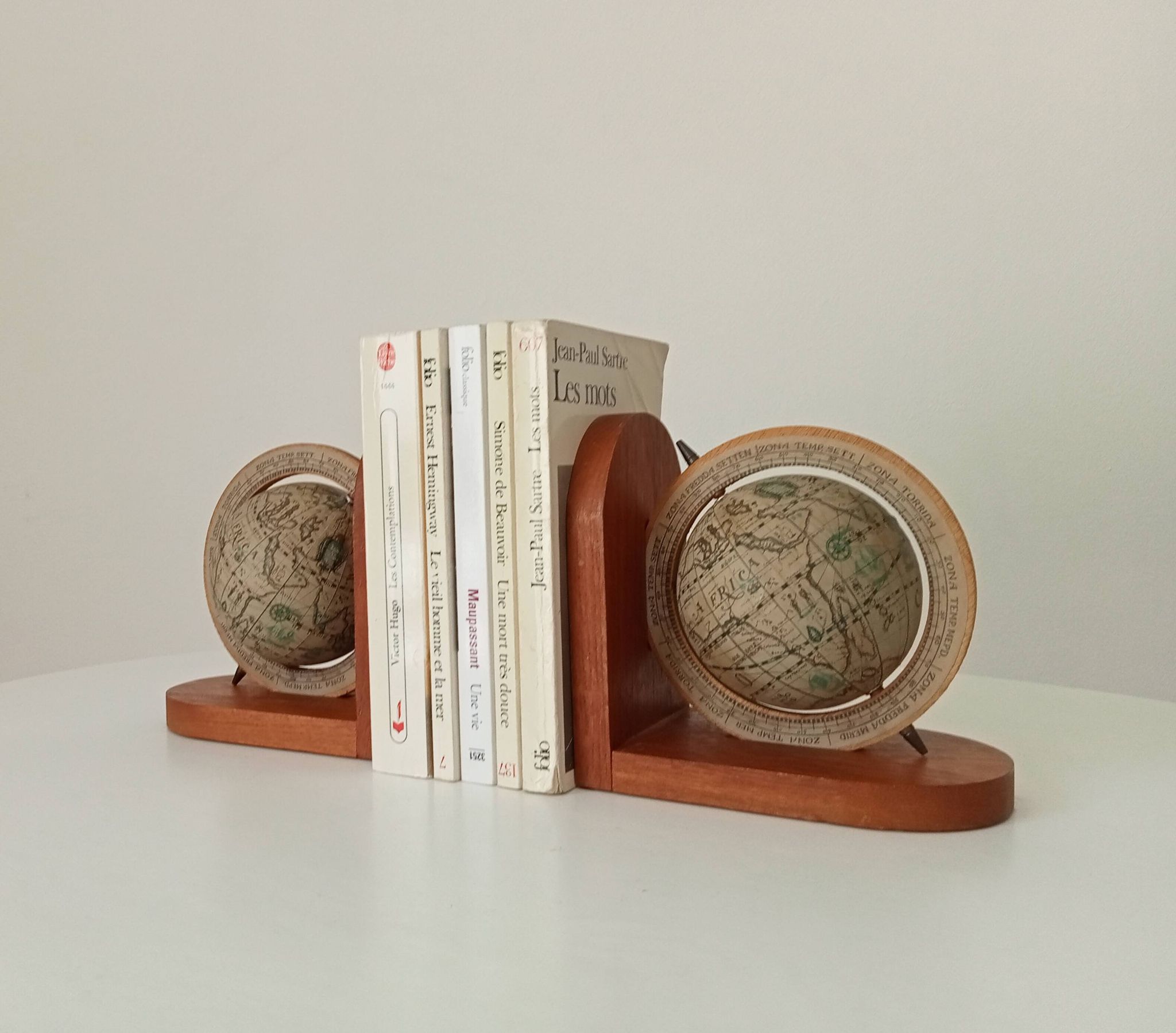 Pair of vintage World Map bookends 60s/70s