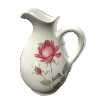 Pichet Longchamps porcelaine  blanche avec décor roses vintage