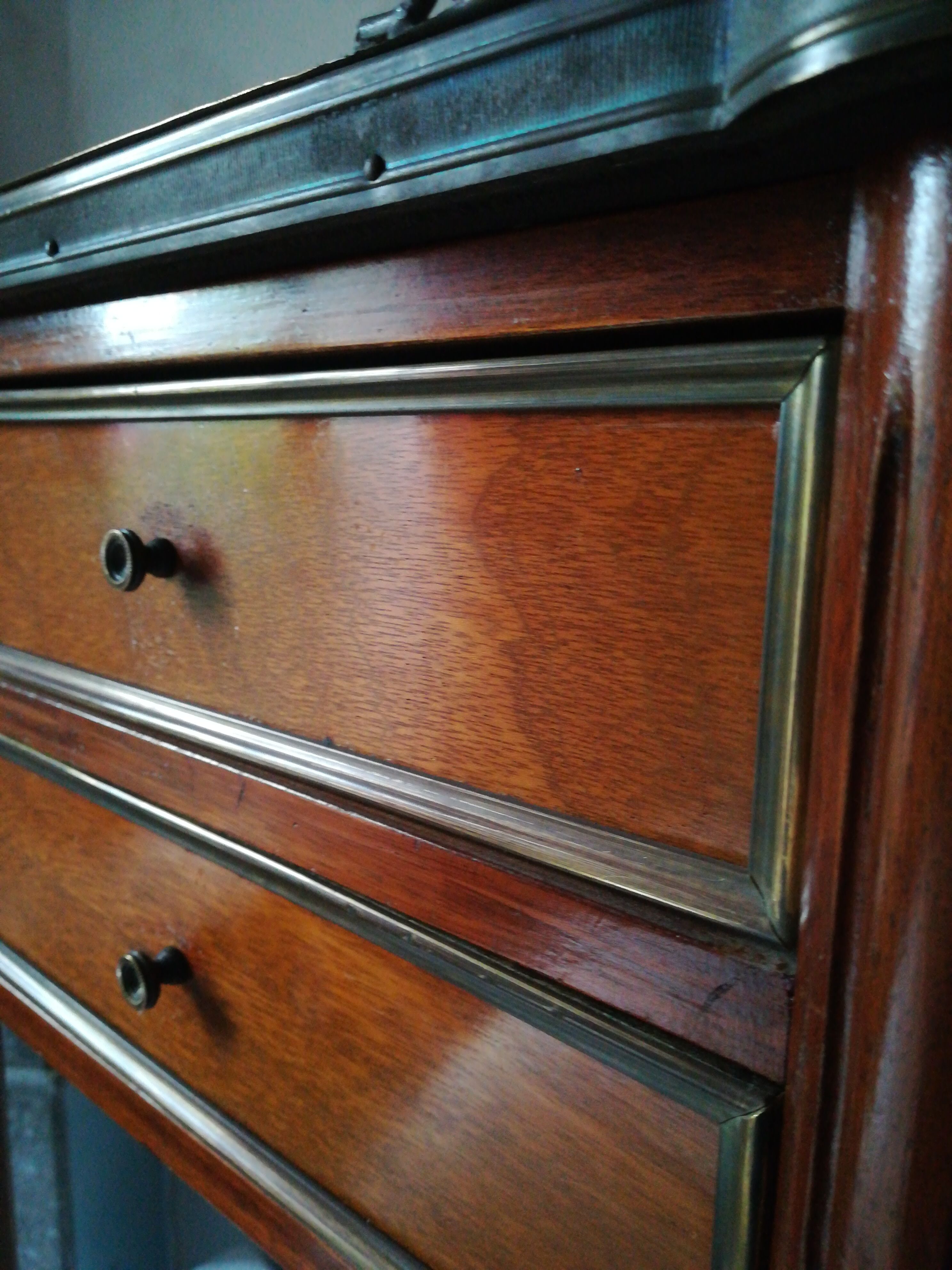 Louis XVI-style rag table