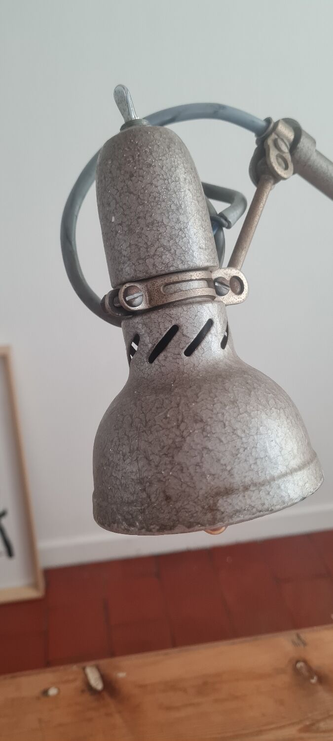 Lumina workshop lamp