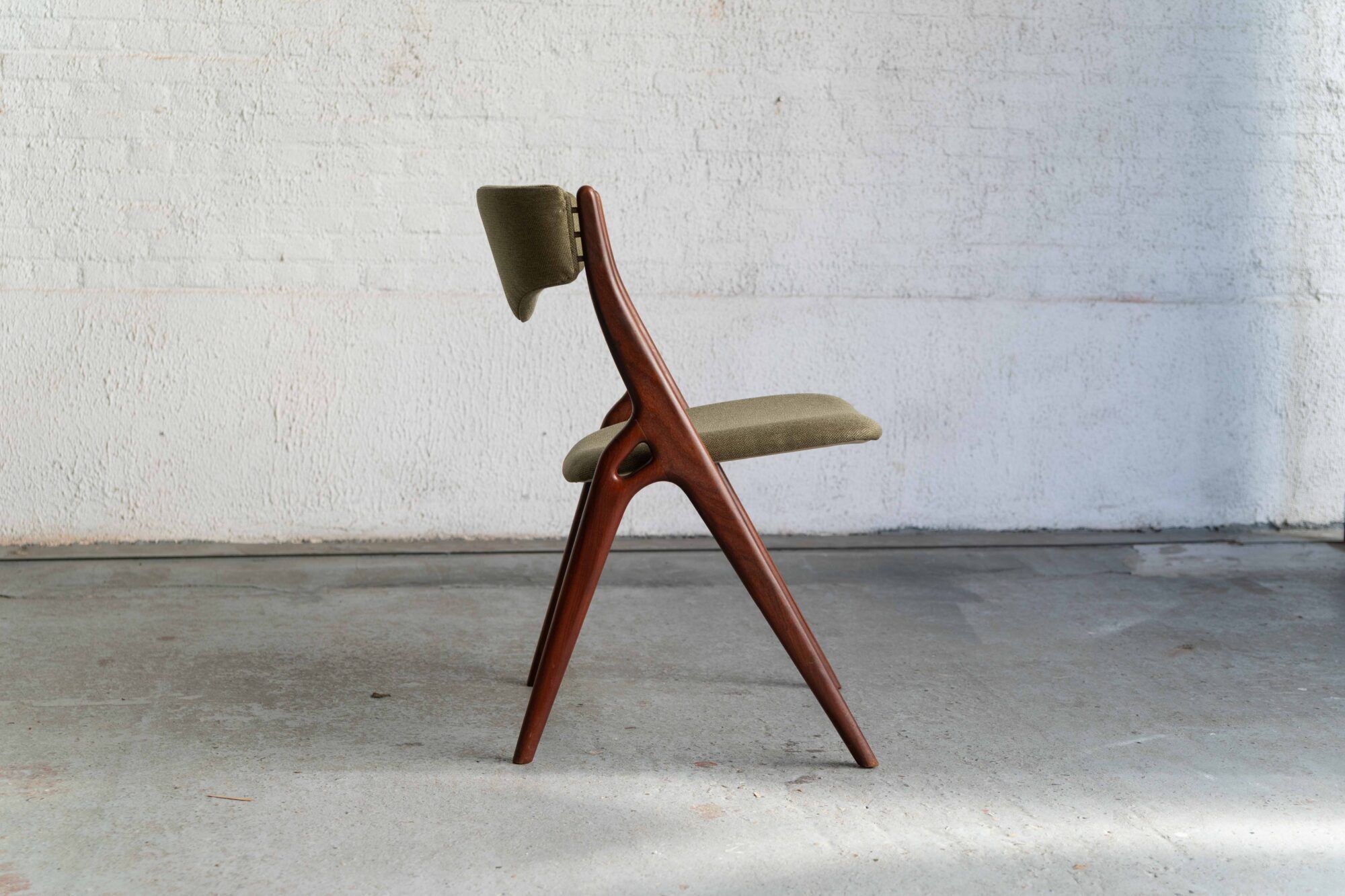 Set of 6 Aska dining chairs by Louis Van Teeffelen