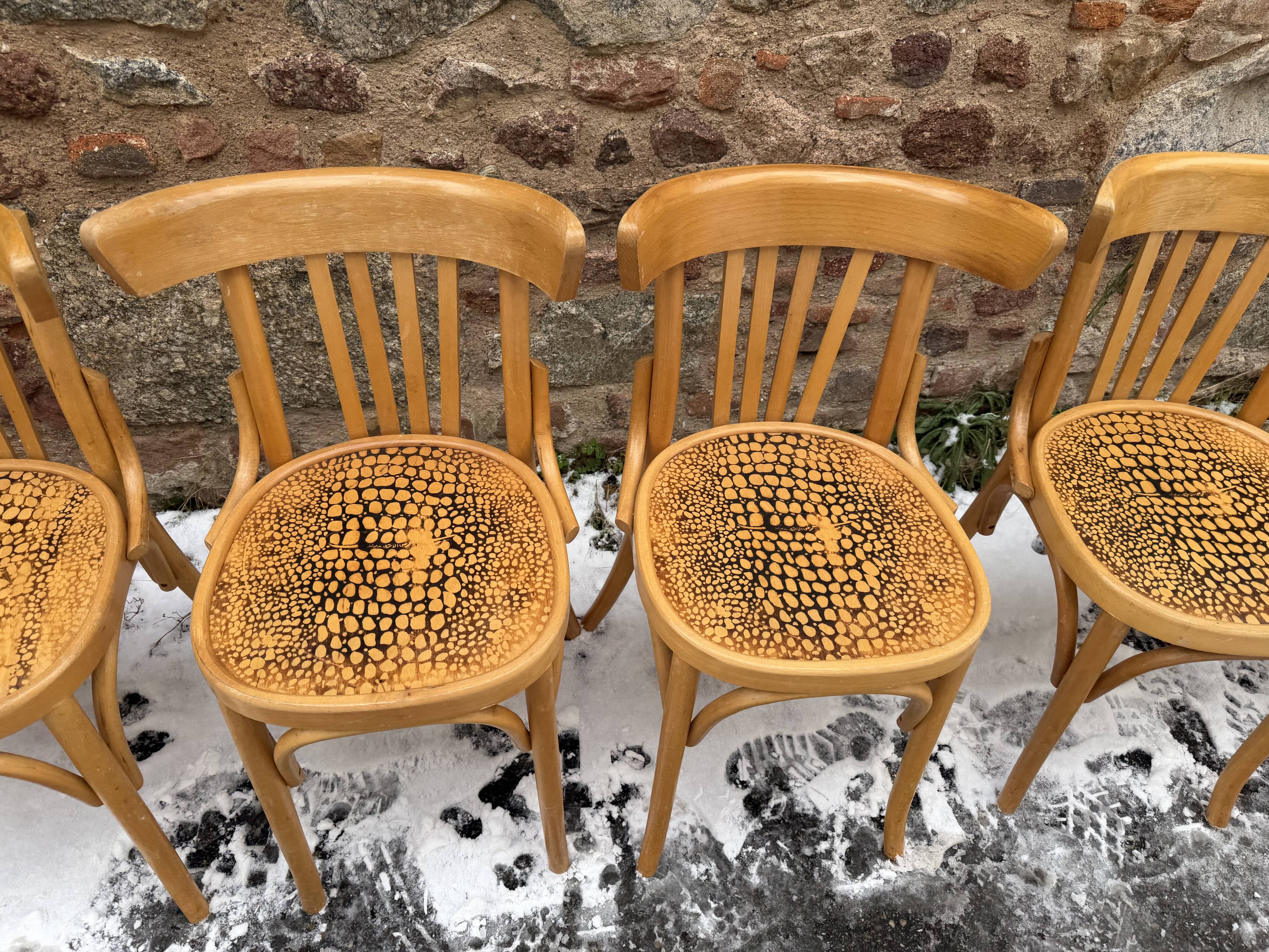 Set of 9 vintage bistro chairs in beech wood – bentwood, patterned seat