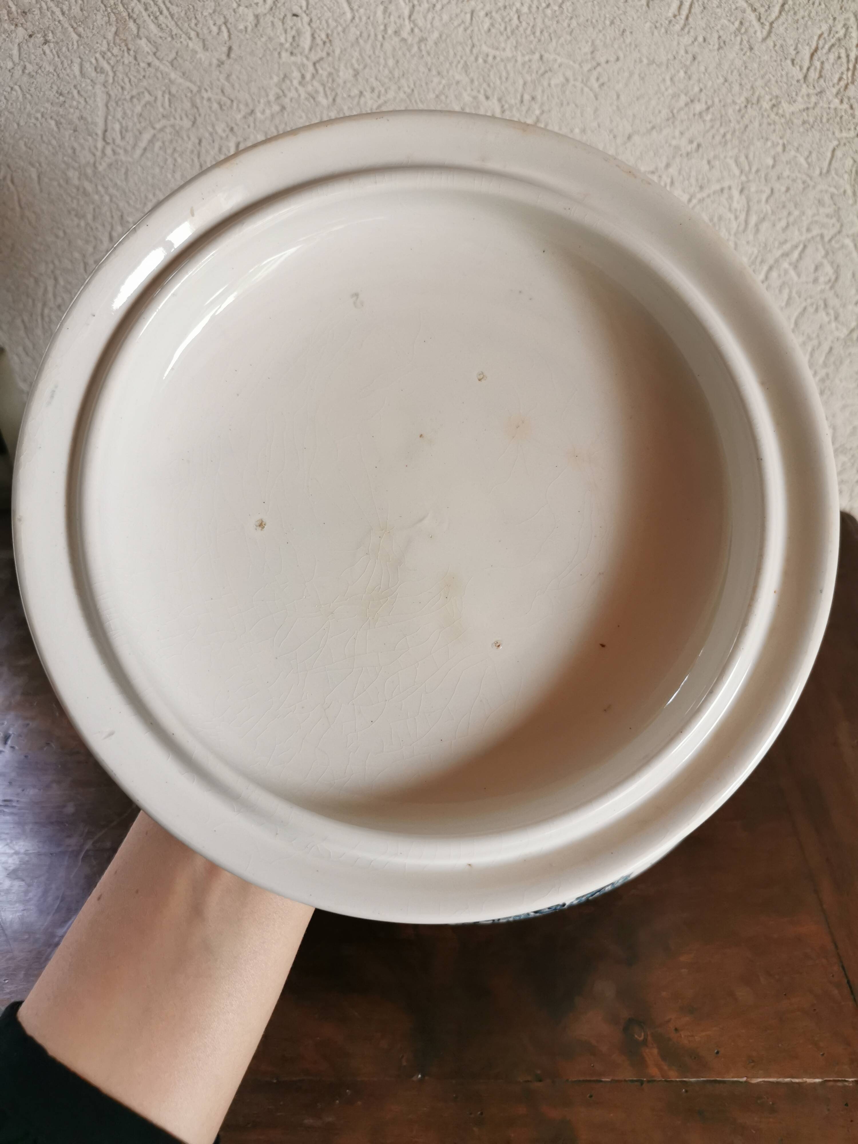 Old tureen Ste Amandinoise