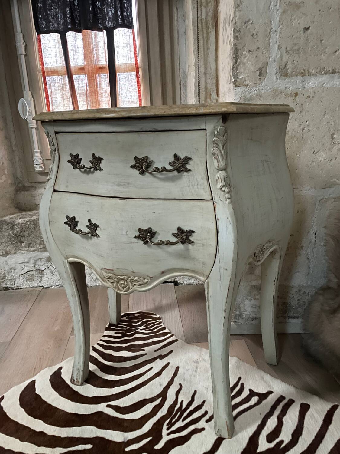 Small Louis XV style chest of drawers