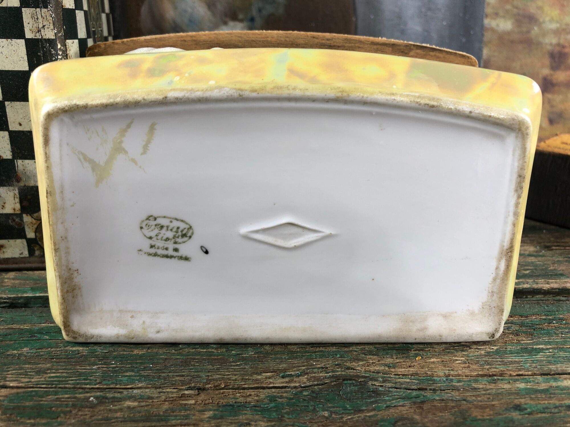 Matchbox or salt in enamelled yellow wall with decoration of women