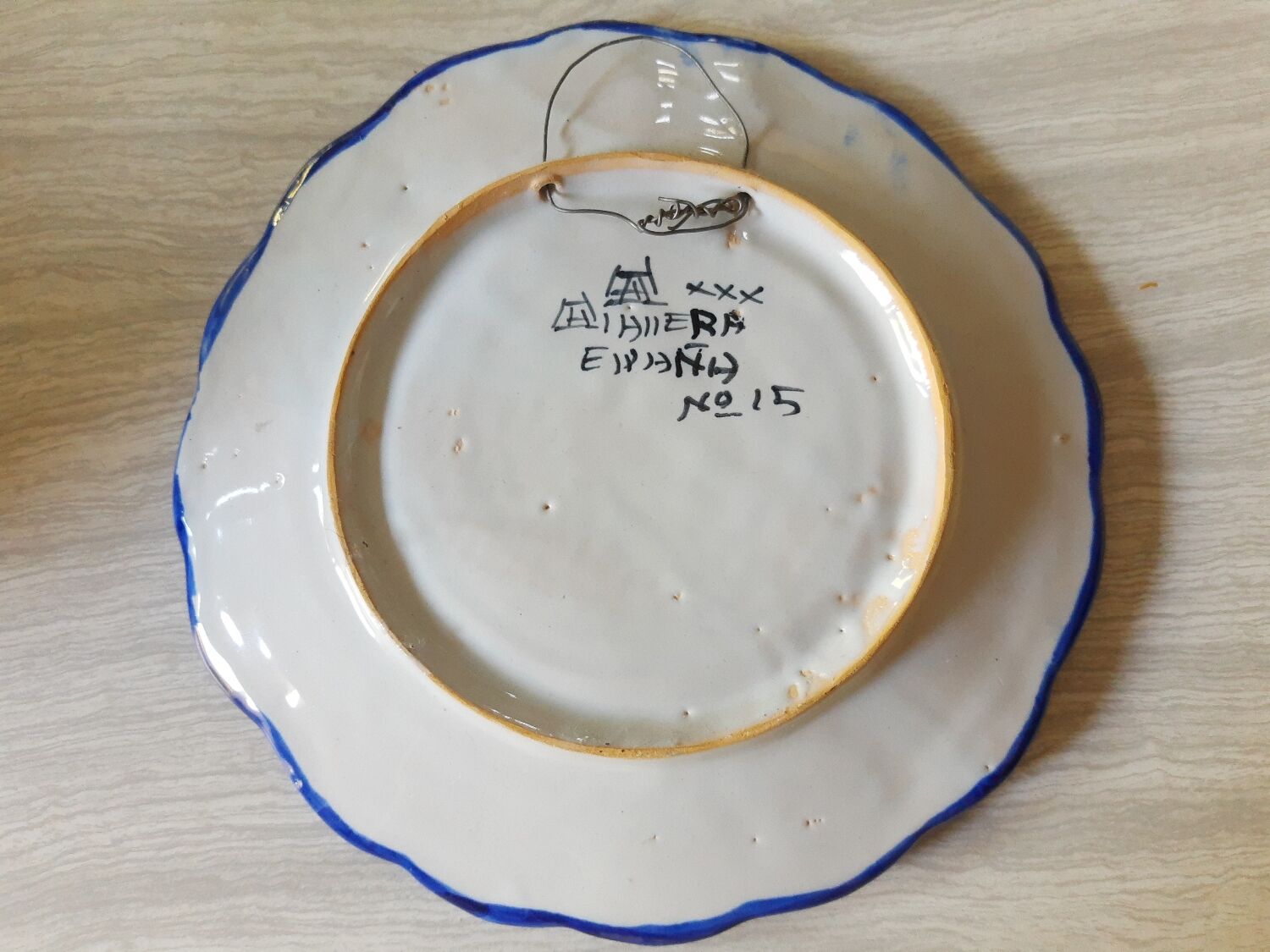 Numbered Spain blue decorative plate