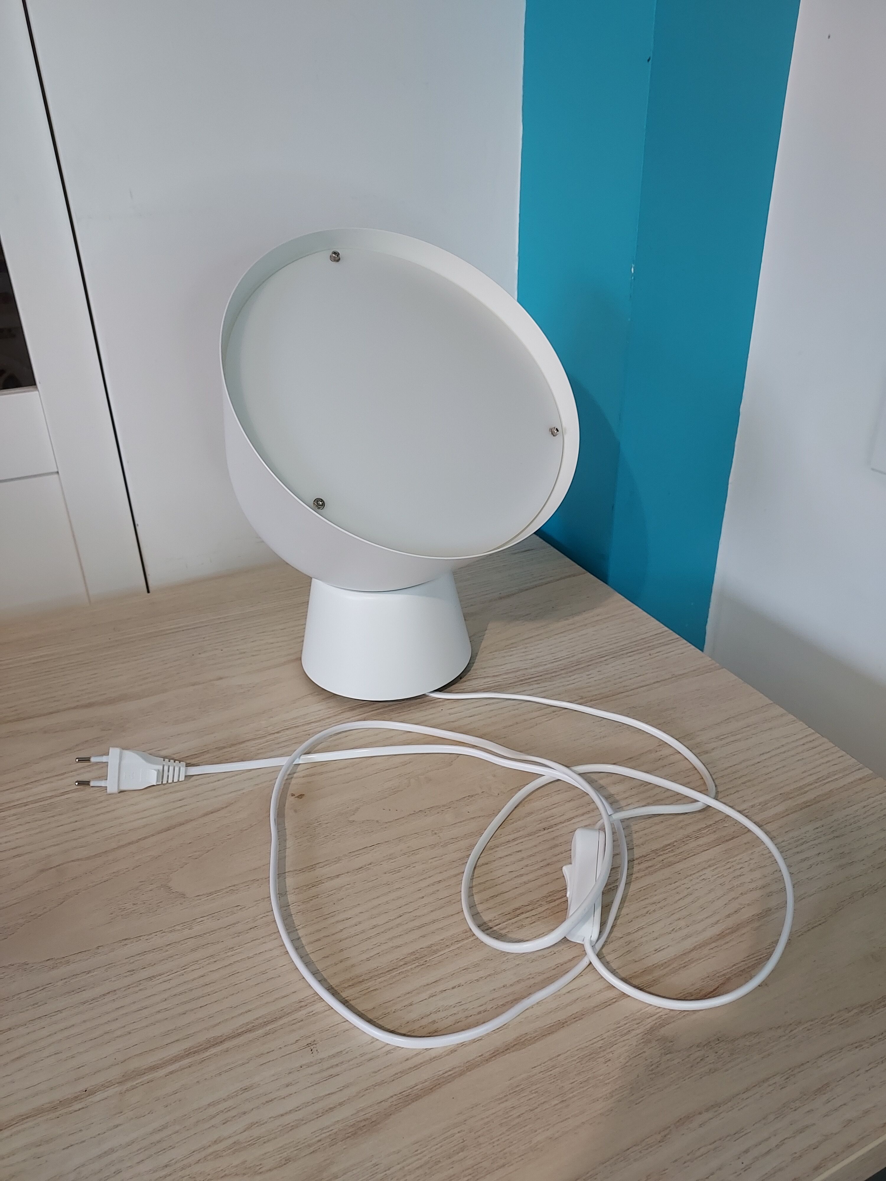 Ikea lamp applies Ola Wihlborg