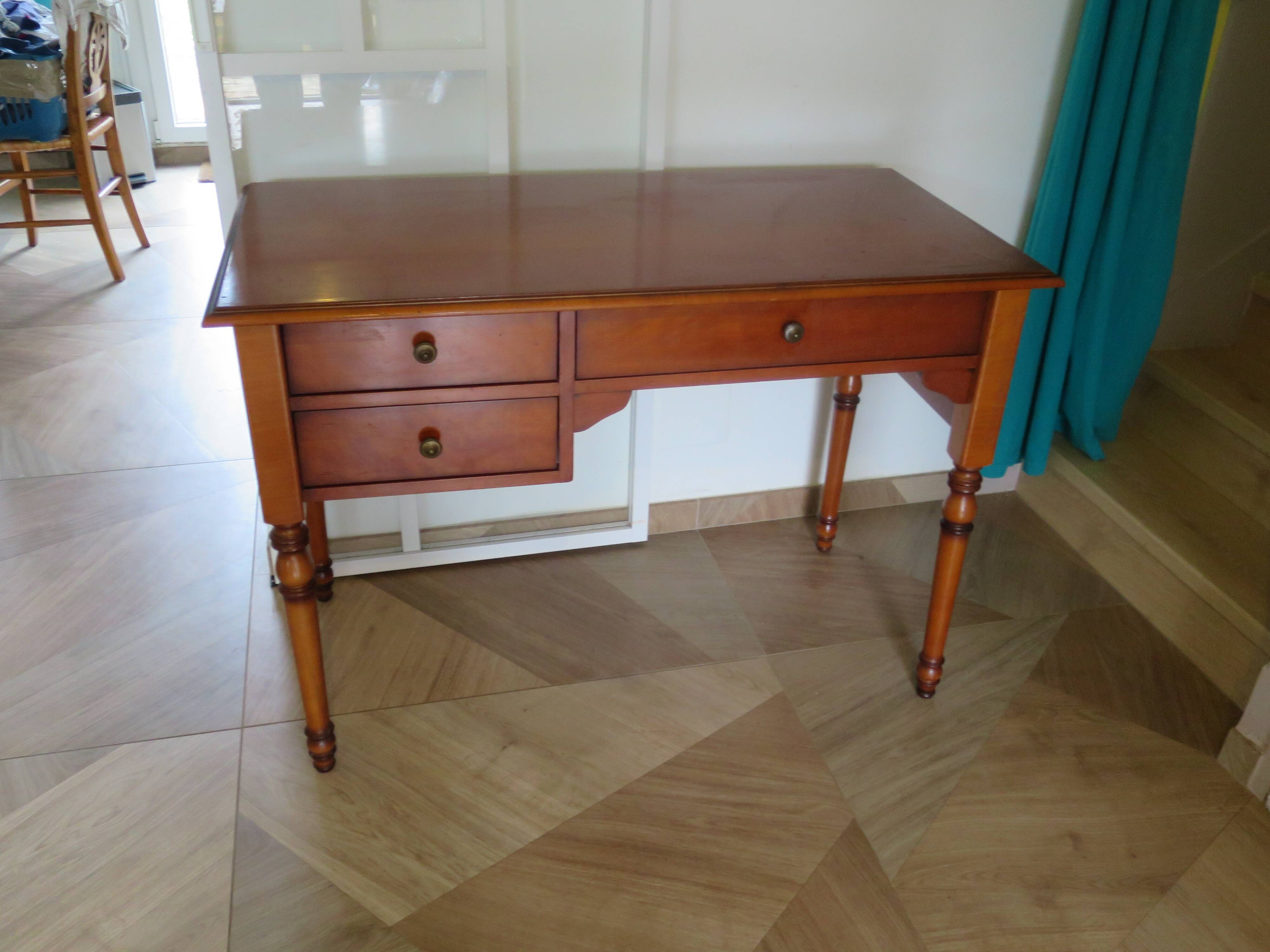 Small minister's desk - 3 drawers - cherry wood - Louis Philippe style