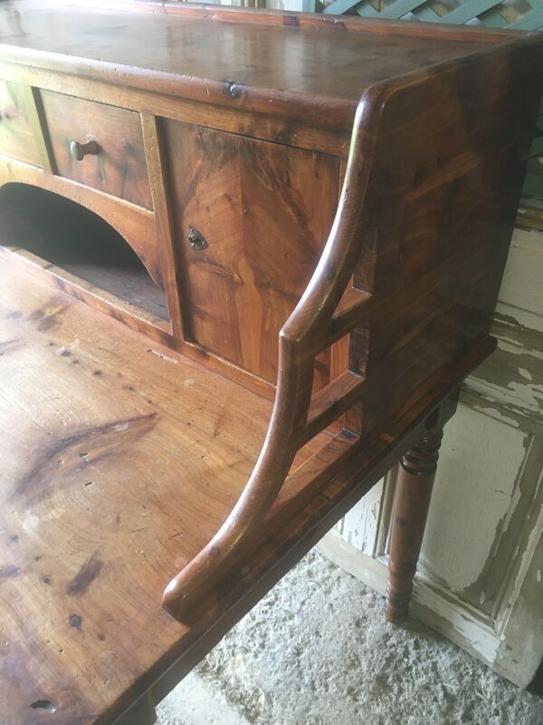 Bureau à gradins en pitchpin