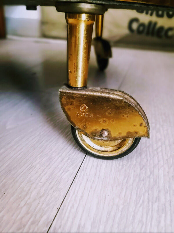 Round bar  on wheels