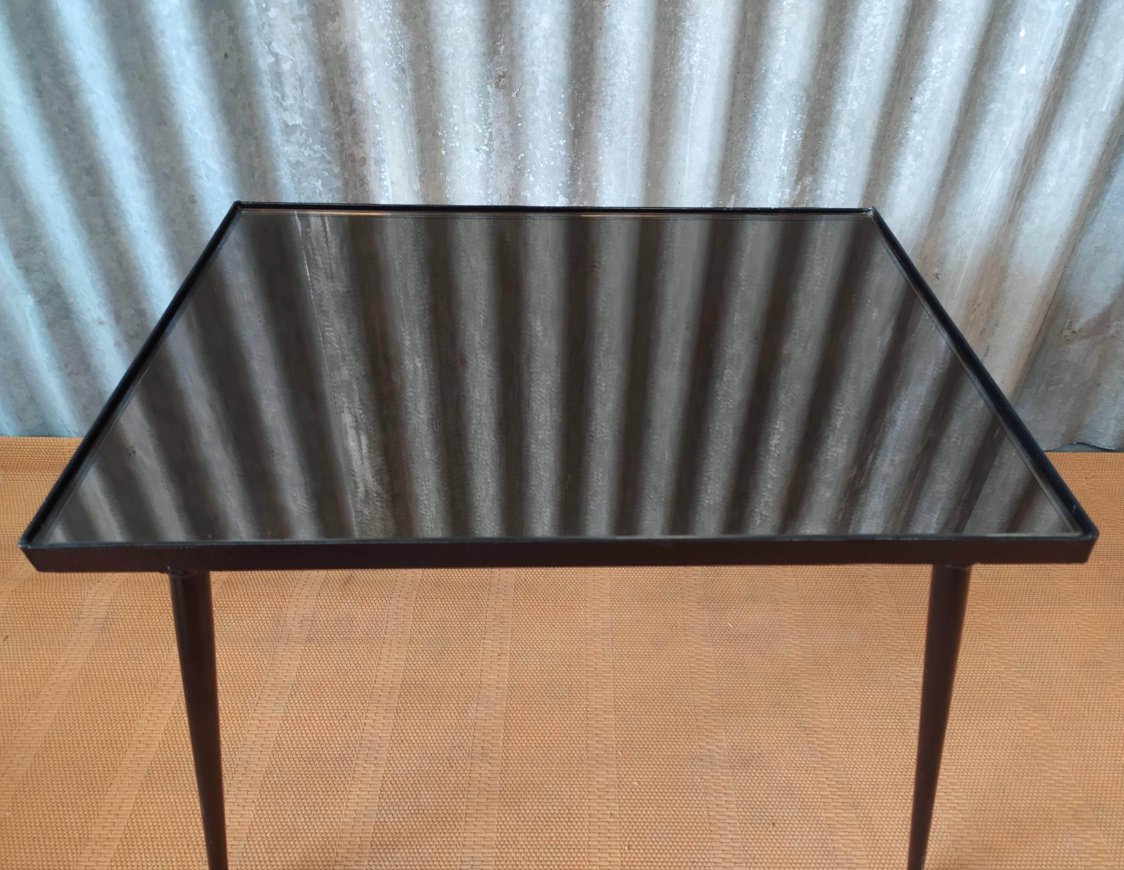 Table bass feet compass