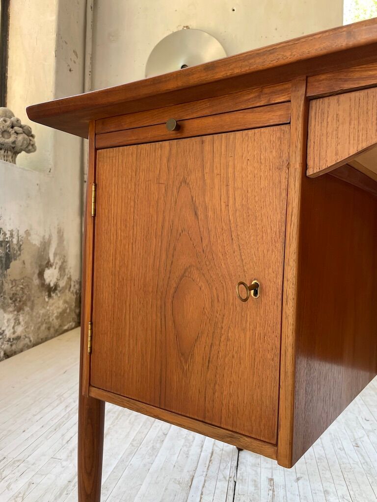Scandinavian "boomerang" two-sided teak desk Midtjydsk Mobelfabrilk
