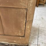 Central island trading counter in walnut