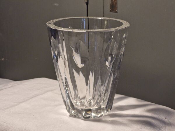 Vase ancien en cristal - Estampille  Saint Louis - Hauteur 15,5 cm