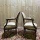 Paire de fauteuils médaillons de style Louis XVI