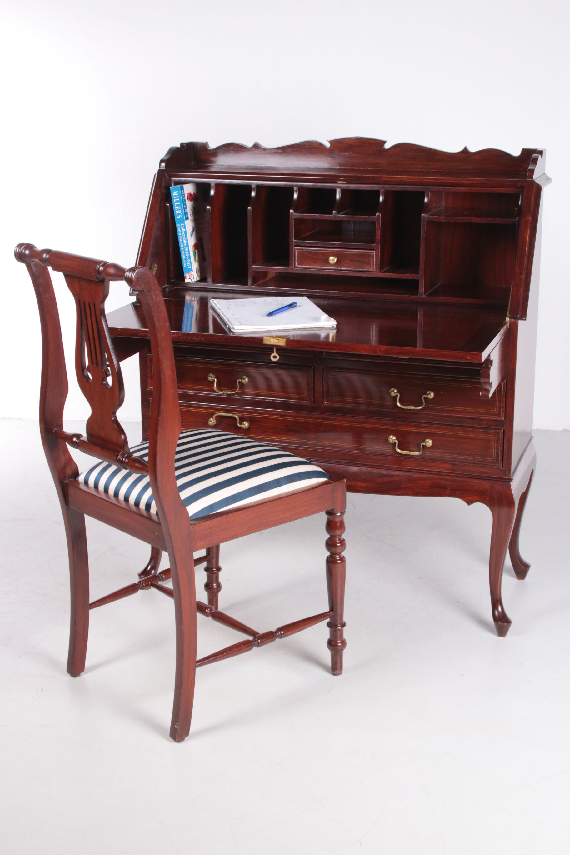 English Mahogany Desk Queen Anne Style, 1970s