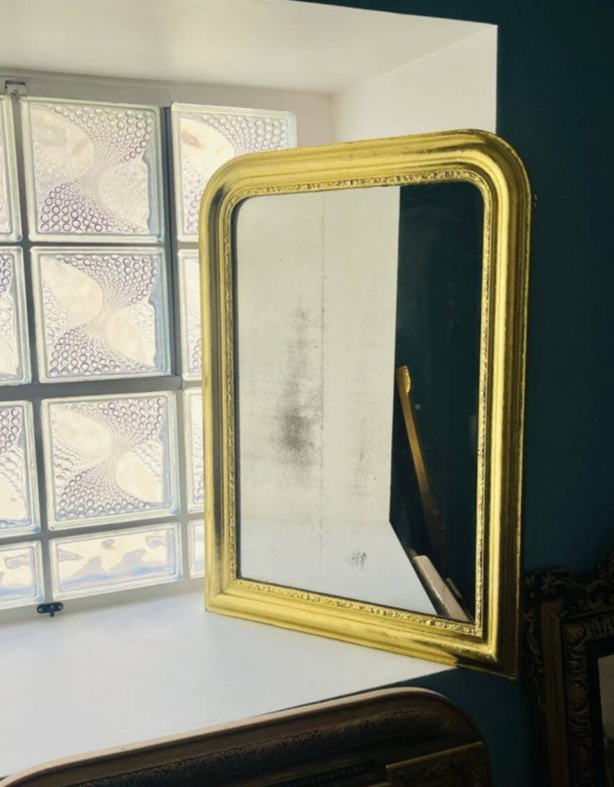 Superb antique gilded mirror in gold leaf – 82×57cm – late 19th century.